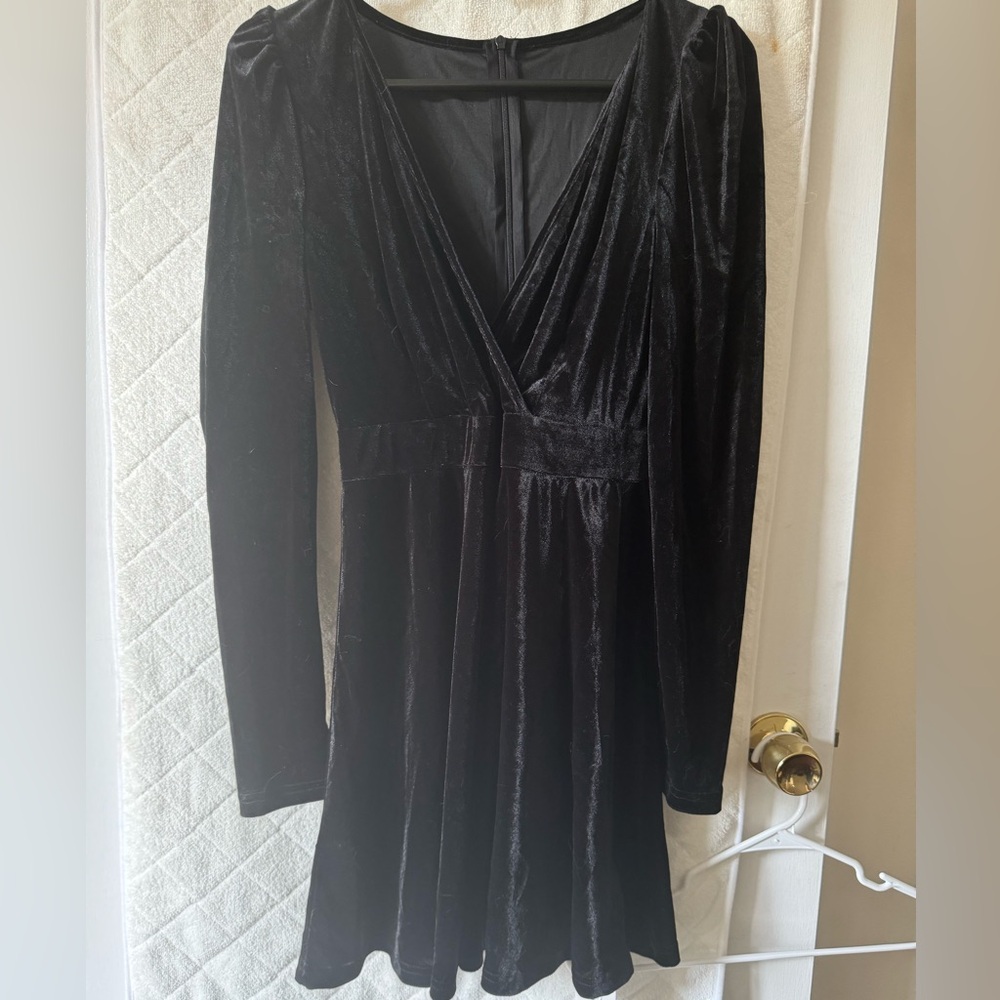 Black velvet long sleeve dress